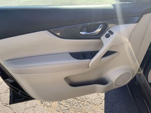 Used 2016 Nissan Rogue SL AWD/4WD image 22