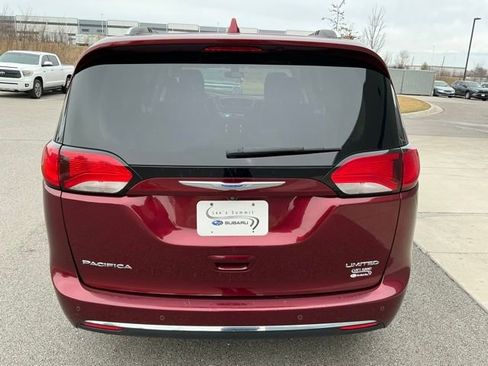 Used 2018 Chrysler Pacifica Limited w/ Tire & Wheel Group image 3