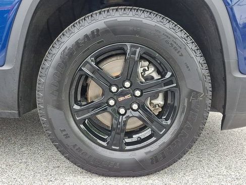 Used 2023 GMC Acadia AT4 AWD/4WD image 7