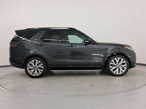 New 2026 Land Rover Discovery Limited Edition image 8