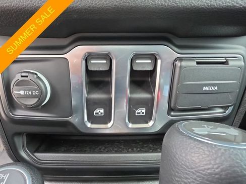 Certified 2025 Jeep Wrangler Sport AWD/4WD image 13