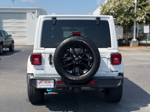 Used 2022 Jeep Wrangler Unlimited Sahara AWD/4WD image 7