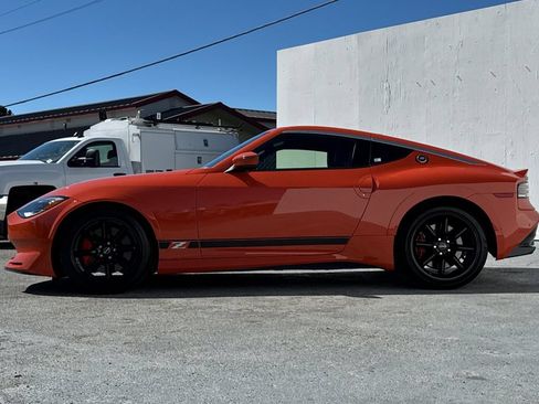 Used 2024 Nissan Z Performance w/ Heritage Edition RWD image 6