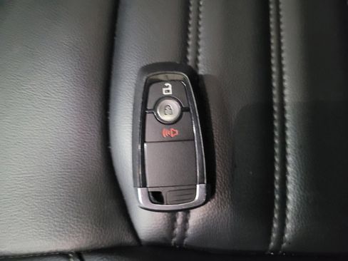 Used 2024 Ford Edge SEL image 32