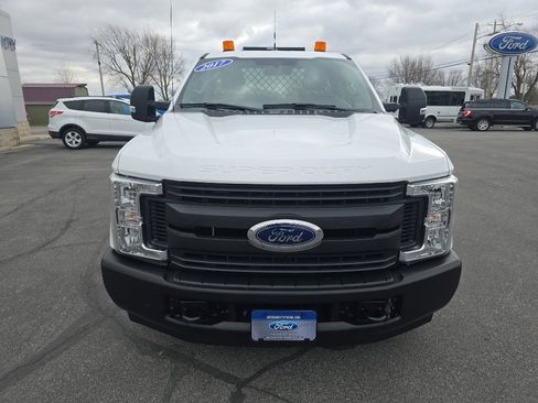 Used 2018 Ford F250 XL w/ Power Equipment Group image 3