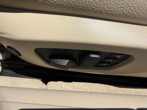 Used 2013 BMW 328i Convertible RWD image 10