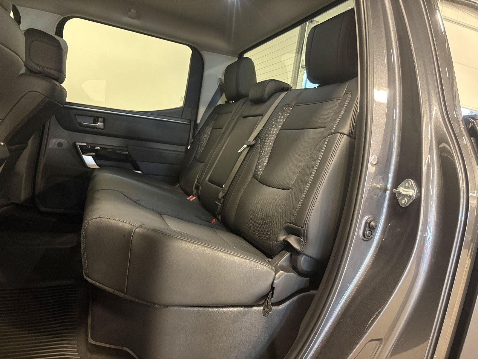 Used 2024 Toyota Tundra Limited AWD/4WD image 31