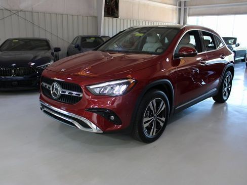 Used 2024 Mercedes-Benz GLA 250 w/ Exclusive Package image 42