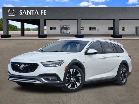 Used 2019 Buick Regal Essence w/ Driver Confidence Package I image 1