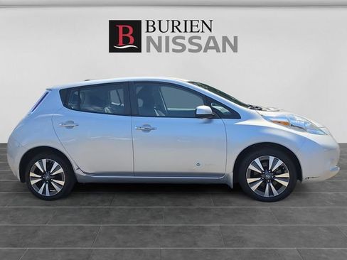 Used 2016 Nissan Leaf SV FWD image 6