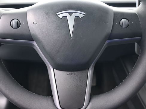 Used 2023 Tesla Model 3 Standard Range image 26