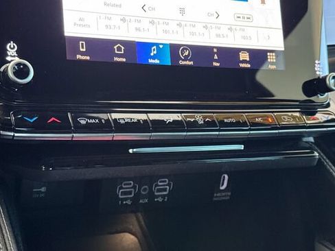 Certified 2023 Jeep Wagoneer Series II AWD/4WD image 19