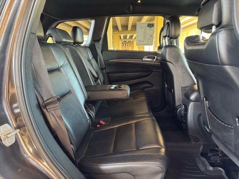 Used 2019 Jeep Grand Cherokee Limited image 25