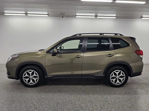 Used 2024 Subaru Forester Premium AWD/4WD image 9
