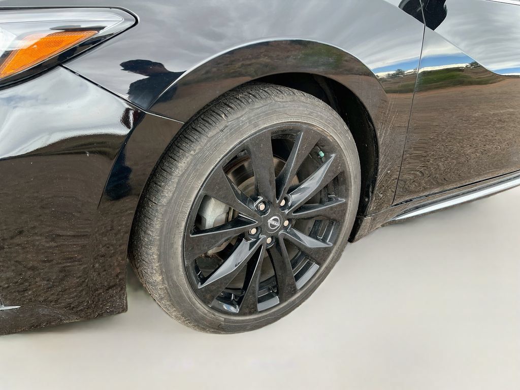 Used 2023 Nissan Maxima SR w/ Sport Mat Group FWD image 32