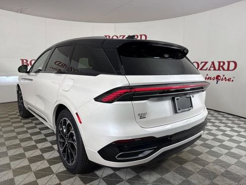 New 2026 Lincoln Nautilus Reserve image 5