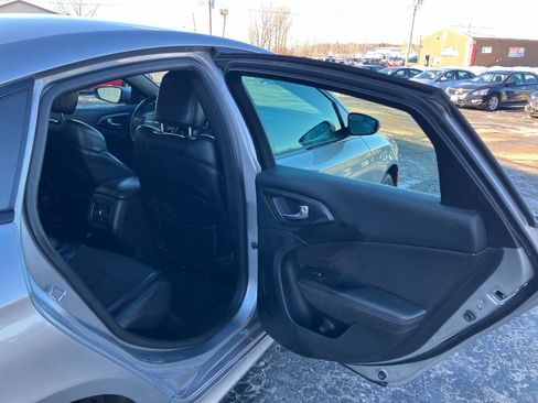 Used 2015 Chrysler 200 S w/ Comfort Group image 15