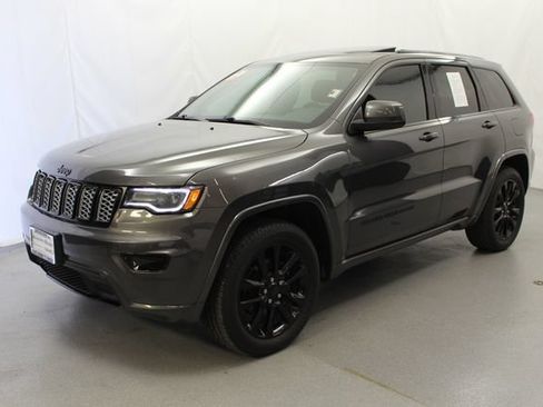 Used 2020 Jeep Grand Cherokee Altitude AWD/4WD image 17