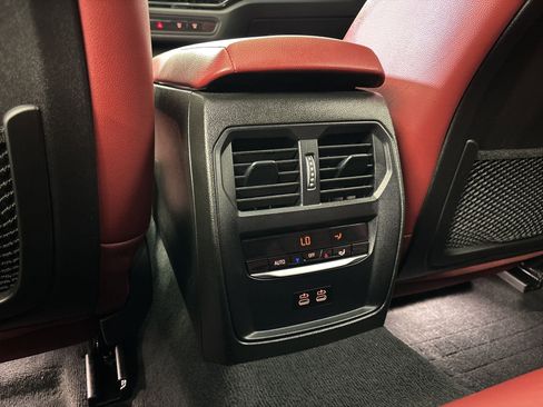 Certified 2023 BMW 330i xDrive Sedan w/ M Sport Package image 31