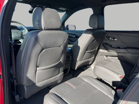 Used 2023 Chevrolet Traverse RS image 29