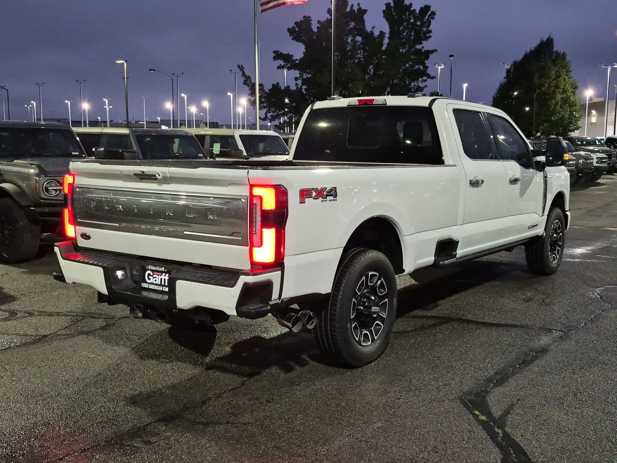 Used 2023 Ford F350 Platinum AWD/4WD image 3