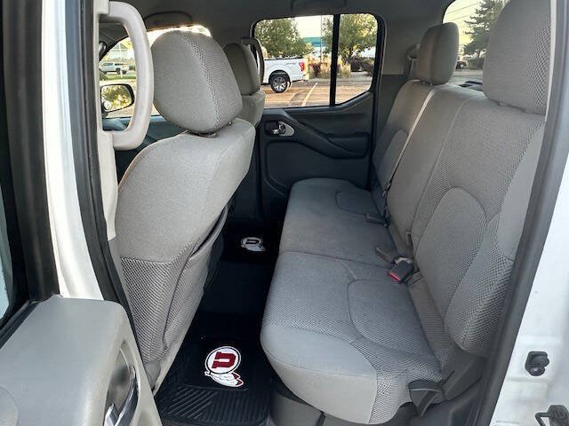 Used 2009 Nissan Frontier SE w/ SE Value Truck Pkg AWD/4WD image 16