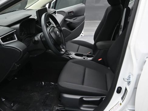 Used 2025 Toyota Corolla LE FWD image 16