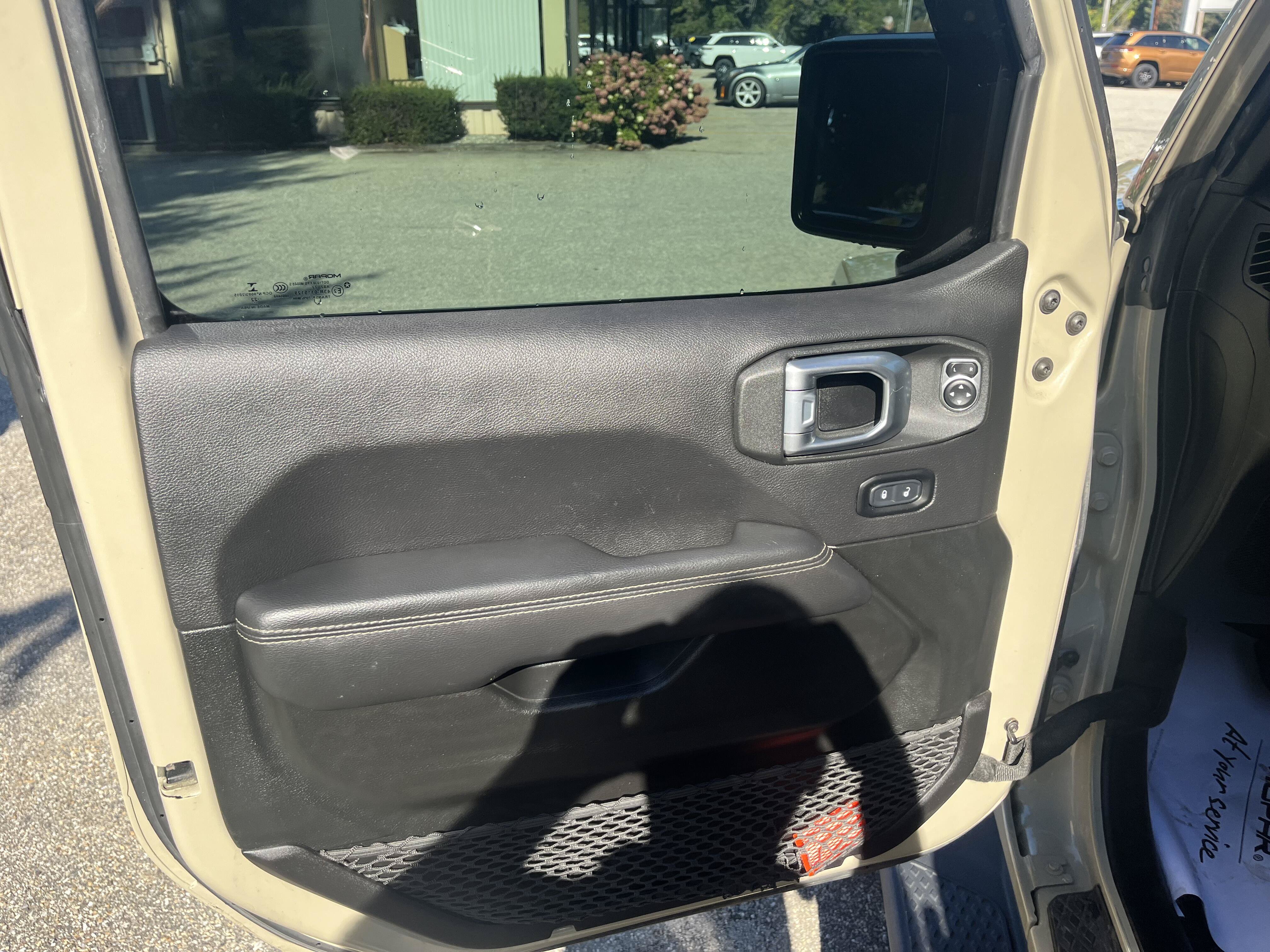 Certified 2022 Jeep Gladiator Overland w/ Popular Equipment Package AWD/4WD image 11