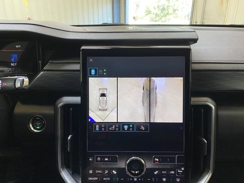 Used 2025 GMC Acadia Elevation image 50