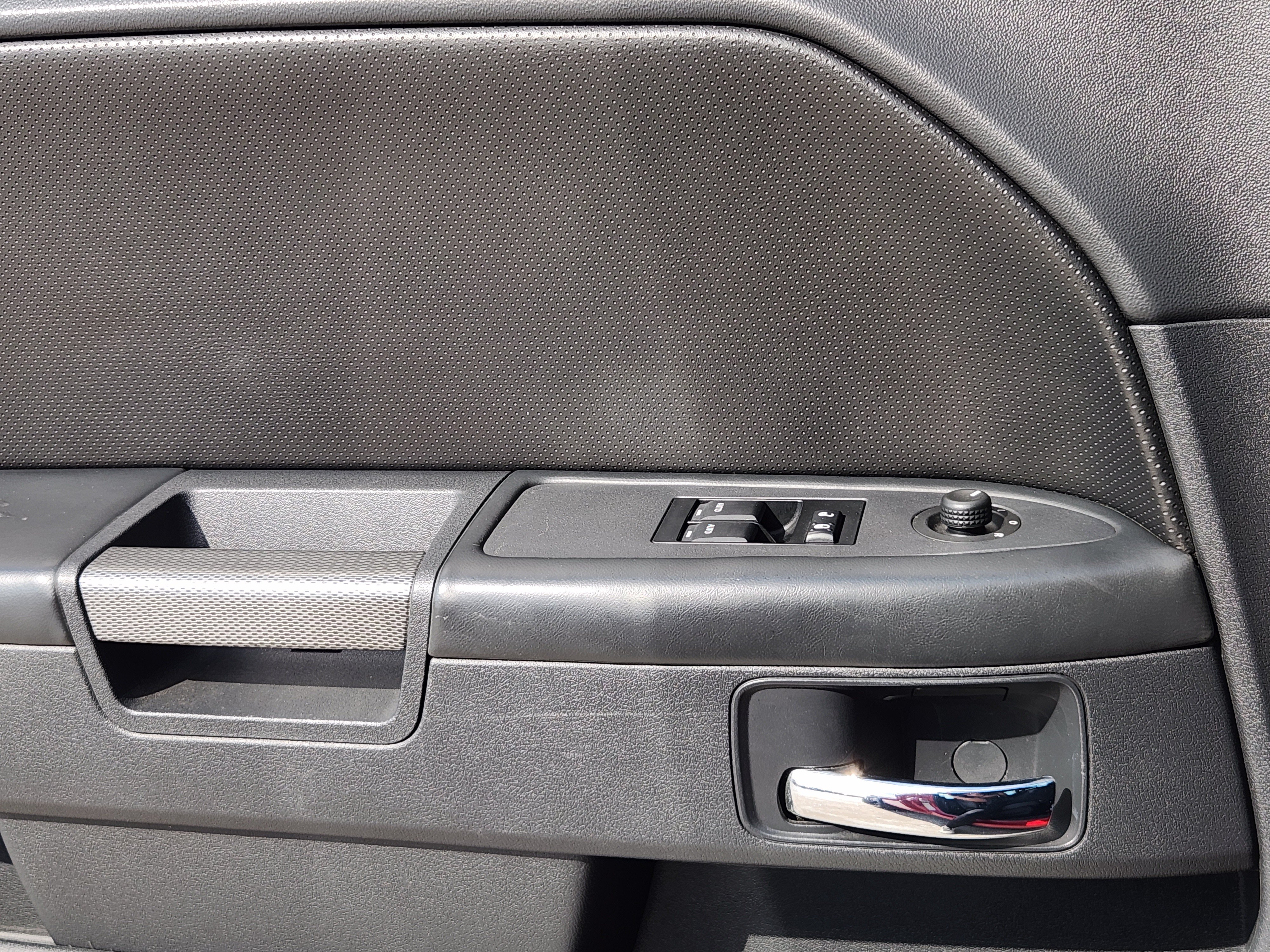 Used 2013 Dodge Challenger R/T RWD image 24