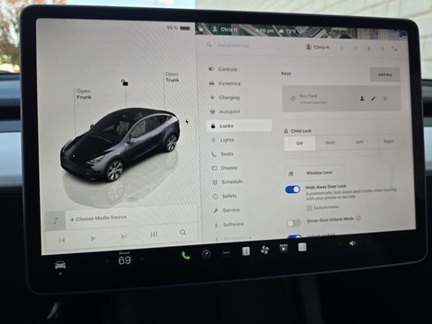 Used 2023 Tesla Model Y 2WD image 48
