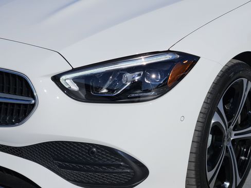 Certified 2025 Mercedes-Benz C 300 Sedan image 9