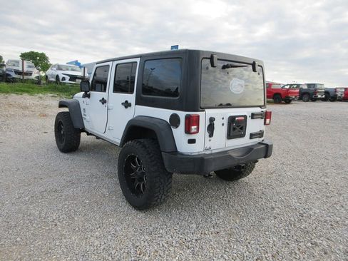 Used 2017 Jeep Wrangler Unlimited Sport w/ Connectivity Group AWD/4WD image 4