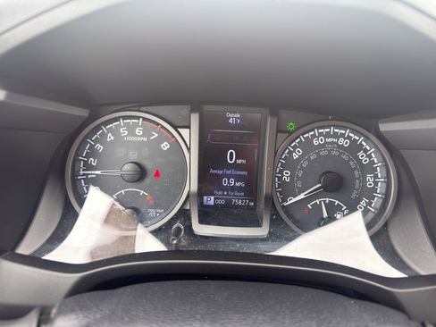 Used 2017 Toyota Tacoma TRD Sport w/ Premium & Technology Package image 17