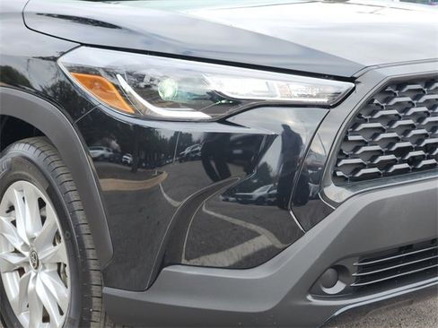 Used 2023 Toyota Corolla Cross LE image 7