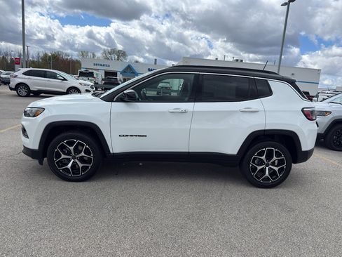 Used 2025 Jeep Compass Limited AWD/4WD image 6