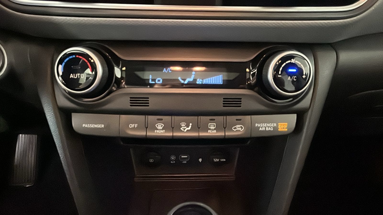 Used 2021 Hyundai Kona Limited AWD/4WD image 25
