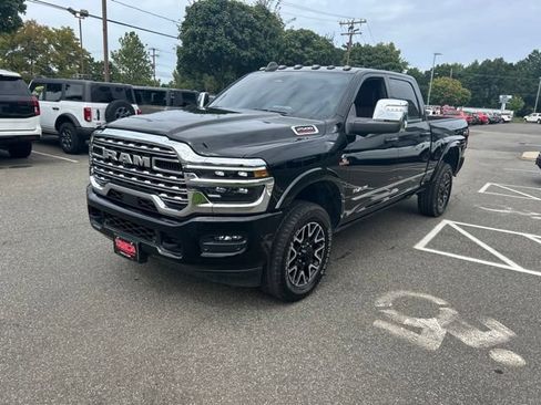Used 2025 RAM 2500 Limited AWD/4WD image 3