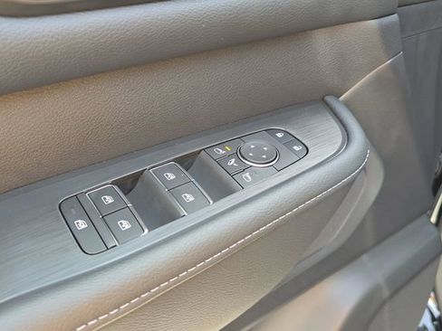 New 2026 Nissan Armada SL w/ Captain's Chari Seat Package image 22