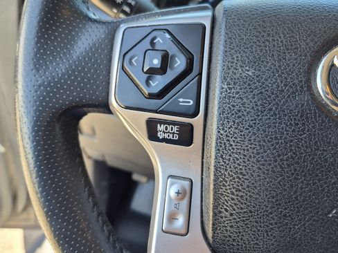 Used 2018 Toyota 4Runner SR5 Premium AWD/4WD image 31