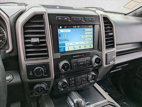 Used 2018 Ford F150 Lariat w/ Equipment Group 502A Luxury AWD/4WD image 19