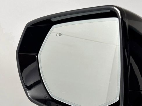 Used 2023 Cadillac Escalade ESV Premium Luxury image 17