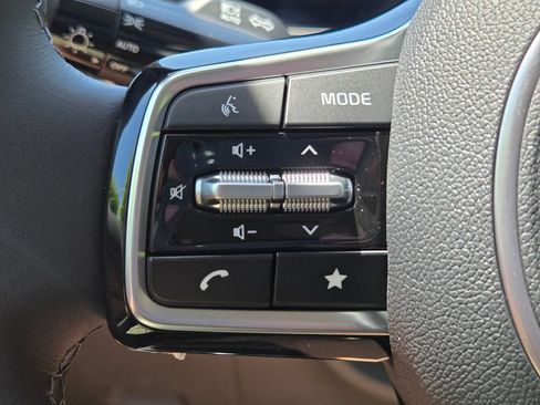 New 2026 Kia Carnival EX FWD image 24