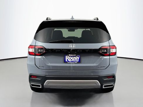 Certified 2024 Honda Pilot Touring image 6