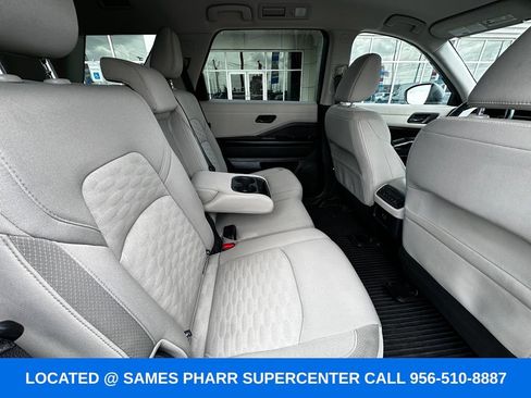 Used 2024 Nissan Pathfinder SV FWD image 25