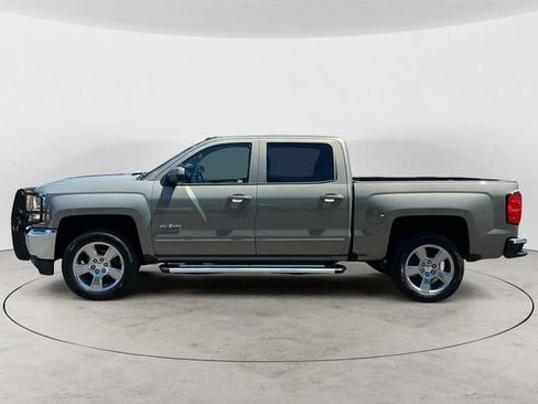 Used 2017 Chevrolet Silverado 1500 LT w/ Texas Edition RWD image 8