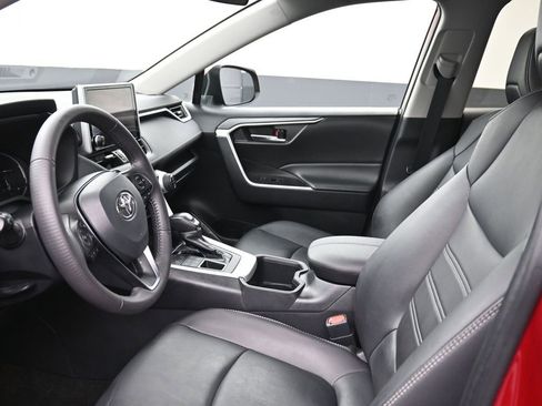 Used 2024 Toyota RAV4 XLE Premium image 15