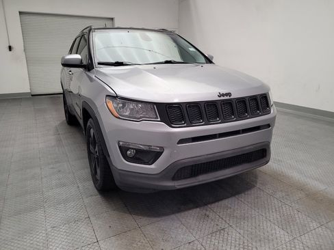 Used 2018 Jeep Compass Latitude FWD image 14