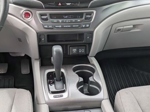 Used 2020 Honda Pilot EX image 25