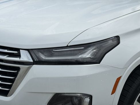 Used 2023 Chevrolet Traverse Premier FWD image 6